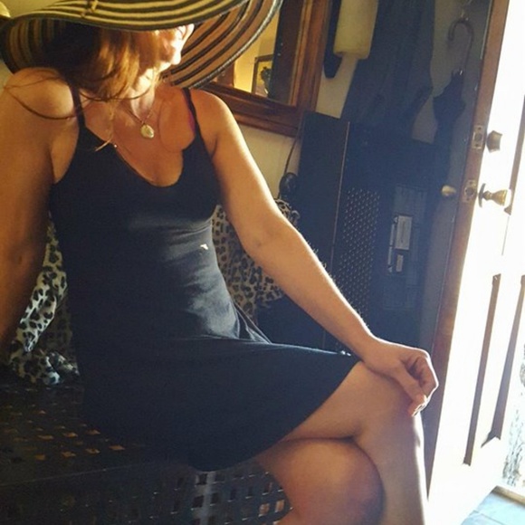 Jennifer Halley - Picture 1 of 8